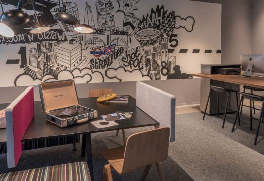 목시 런던 스트랫퍼드