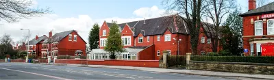 Trivelles Mayfair,Stockport Hotels near Cale Green Park