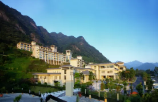 廣州碧桂園金葉子溫泉度假酒店（白水寨店） 白水寨風景名勝區酒店