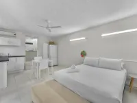 Camden Motor Inn Hotels in Mermaid Beach