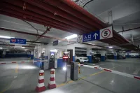 Runze Hotel Zhejiang - Parking