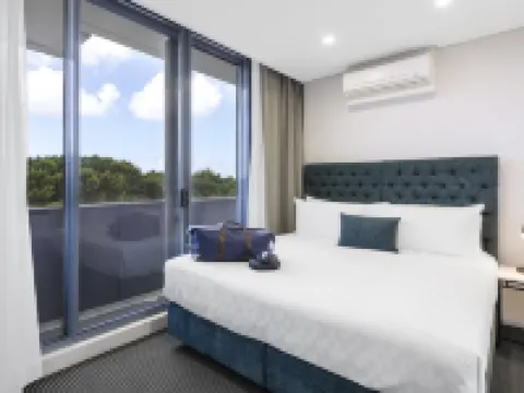 Meriton Suites Waterloo Hotels in Waterloo