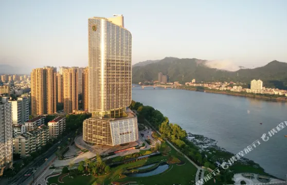 桐廬富春江勵駿酒店