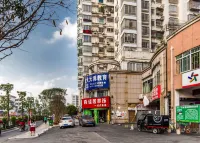 Guilin Hurry Year Youth Hostel (Railway Station)