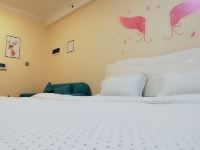熠程公寓酒店(长沙洋湖湿地公园店) - 地中海大床房粉红佳人