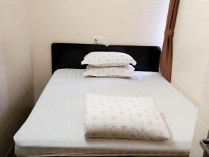 Mong Kok 1812 Guest House