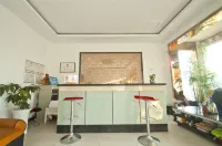 Zhongxiang Business Hotel