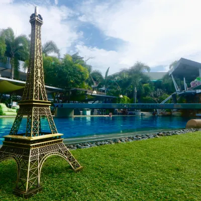 Momento Resort Hotels near Yunomori Onsen & Spa Pattaya