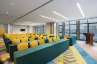 MiniMax Hotel Shishi - موقف سيارات
