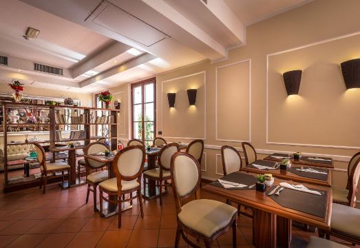 2. 호텔 두오모 플..