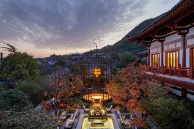 HUAQING PALACE RESORT & SPA Hotels near Courtyard of Family Wang