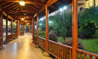 Shanjingcheng Holiday Hotel