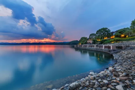 Warm Island Elegant Art Hotel Отели рядом с достопримечательностью «Hubin Park»