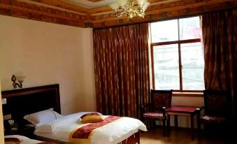 Derong Golden Sun Hotel