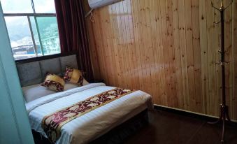 Fuyang Manjianglou Hotel