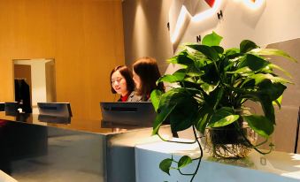 Xiyucun Grand Hotel (Huaxi Park Subway Station)