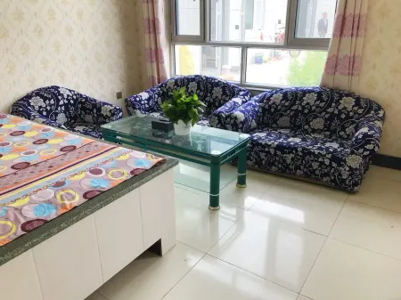 Yang's Courtyard Отели рядом с достопримечательностью «Desert Escalator»