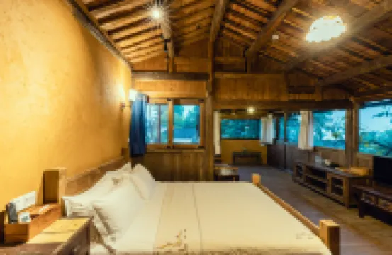 Pig's Inn (Yi County Bishan)