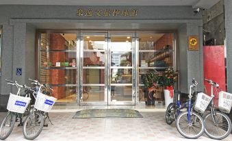 La Hotel Baseball Theme Hall