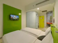 Pop! Hotel Kelapa Gading Hotels near La Piazza