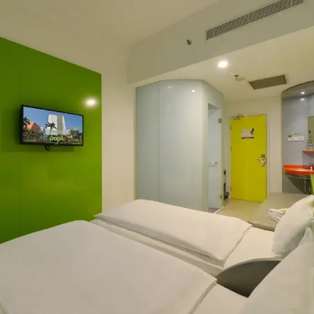 Pop! Hotel Kelapa Gading Отели рядом с достопримечательностью «Мал Арта Гадинг»