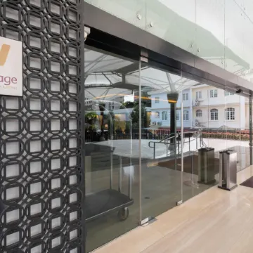 Village Hotel Katong by Far East Hospitality Отели рядом с достопримечательностью «Торговый центр Parkway Parade»