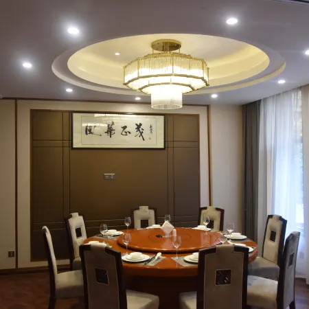 Linhu Hotel