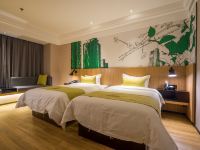 新西里国际酒店(玉林万达店) - 标准双床房