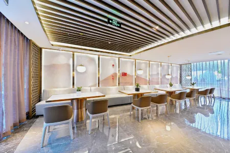 Airport Grand Hotel Отели рядом с Аэропорт Чжухай