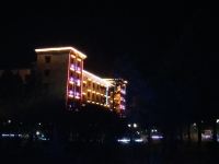 班玛红色教育宾馆 - 酒店外部