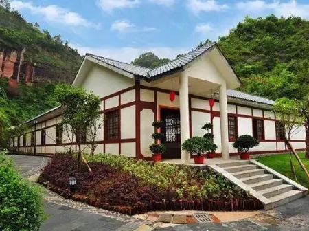 Jiuzhai Hot Spring Resort Отели рядом с достопримечательностью «Ganjiangyuan Drifting»