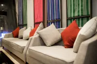 Max Boutique Hotel Hotels in P. Hợp giang