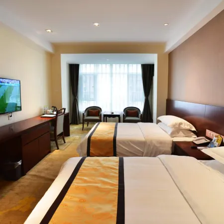 Qingdao Seaside Garden Hotel (Wusi Square Gaoxiong Road Subway Station Store) Отели рядом с достопримечательностью «Циндао-Восточный Университет»