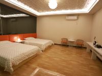 18精品酒店(梧州旺城广场店) - 标准双床房