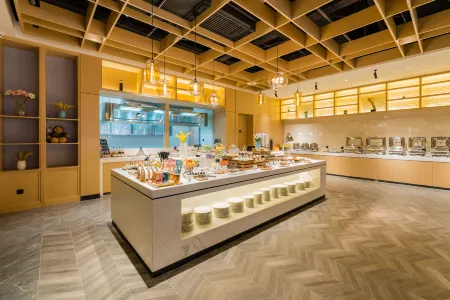 Atour Hotel (Xuzhou Global Harbor) Отели рядом с достопримечательностью «Hubushan Ancient Architectural Complex»