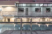 Carnation Residence - Rooftop Pools