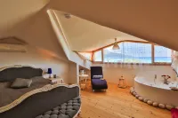 Oyster Residences - Adult Only