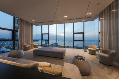 Many Holiday the Base Condo Hotels in Central Pattaya