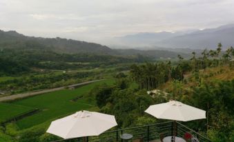 Sayan Four Seasons Bed and Breakfast
