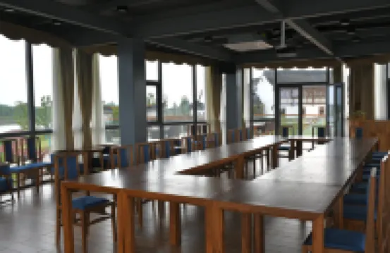 Nanjing Yunshuijian Parent-child Resort Hotel