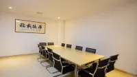 Star Wisdom Hotel - Inns