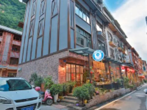 Jiuqi Zhangjiajie Yunqin Boutique Inn (National Forest Park Wulingyuan Biaozhimen) Hoteles cerca de Tianzi Mountain