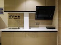 家蜓酒店公寓(长春万豪国际店) - 一剪红梅大床房