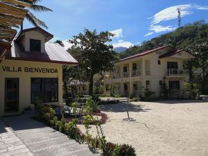 Villa Bienvenida Beach Resort