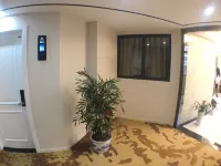 Huayi Business Hotel