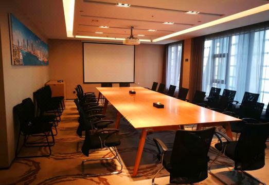 칭다오 이란 신수 호텔의 깔끔한 외관