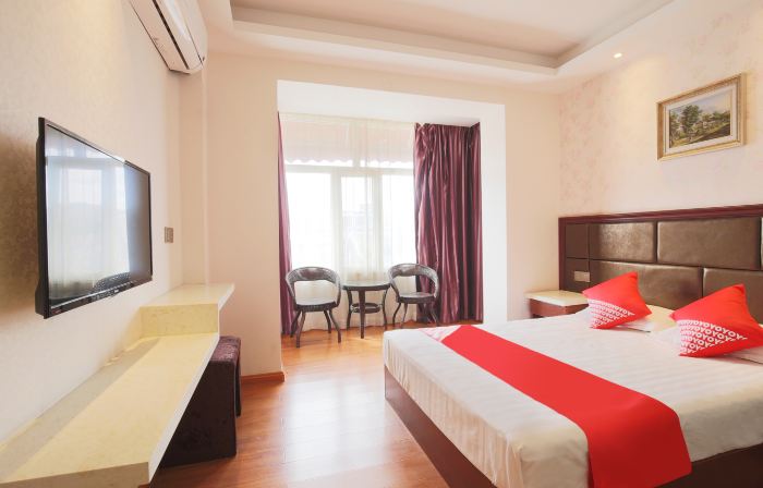 Tianfu Hotel (Yichun Lindu Wood Sculpture Park)