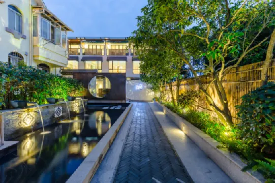 Hangzhou Qizai Holiday Homestay (Manjuelong Branch, West Lake Scenic Area) Hotels near Hangzhou Zoo