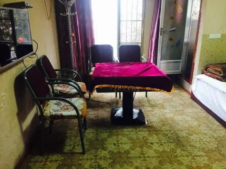 Quxian Xinle Meiju Business Hotel Отели рядом с достопримечательностью «Wenfeng Mountain Cultural Tourism Scenic Area»