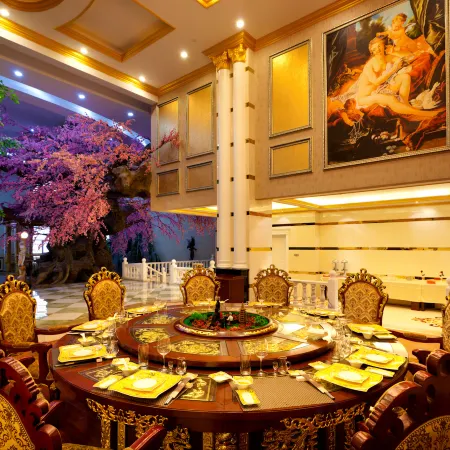 Royal Hotel